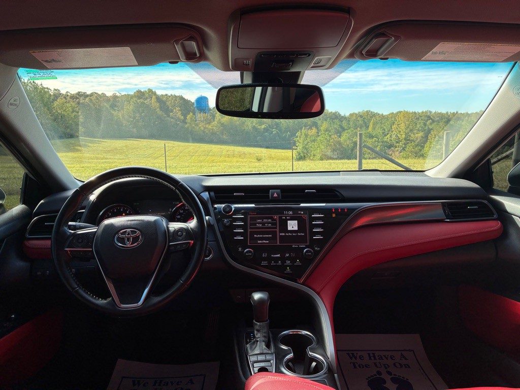 2020 Toyota Camry Image 18