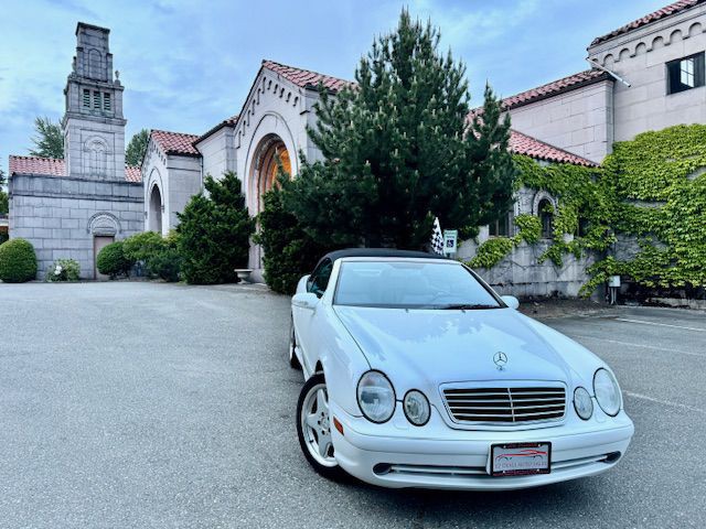 2000 Mercedes-Benz CLK-Class Image 1