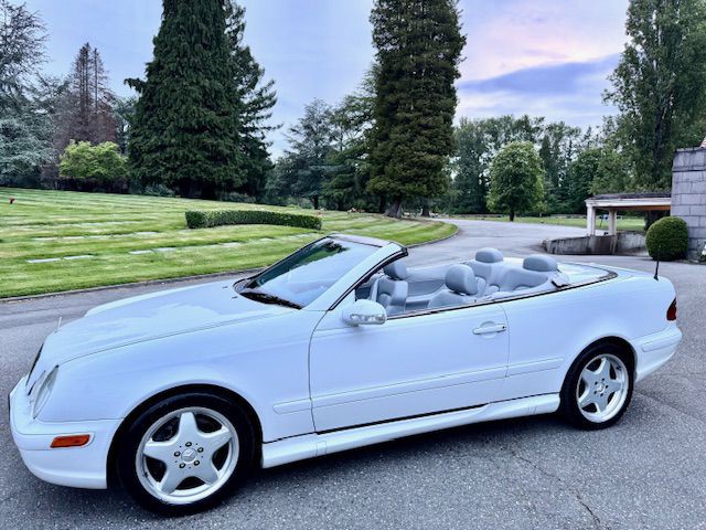 2000 Mercedes-Benz CLK-Class Image 4