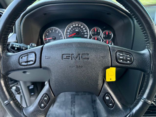 2004 GMC Envoy Image 18