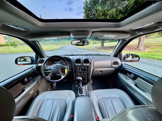 2004 GMC Envoy Image 22