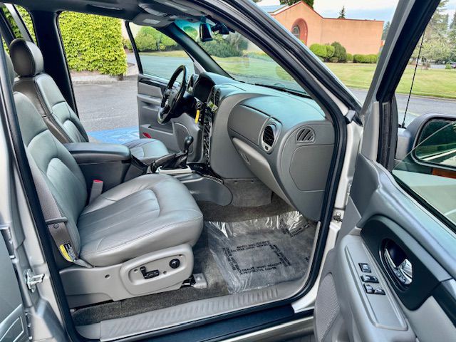 2004 GMC Envoy Image 25