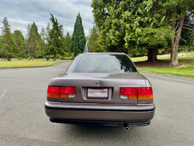 1993 Honda Accord Image 5