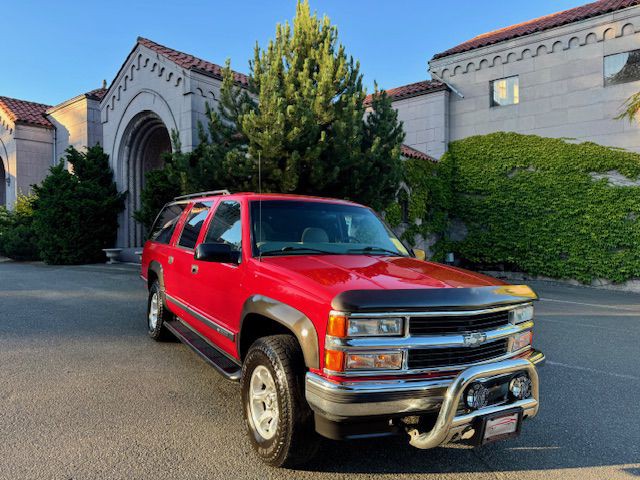 1999 Chevrolet Suburban Image 4