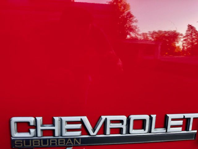 1999 Chevrolet Suburban Image 11