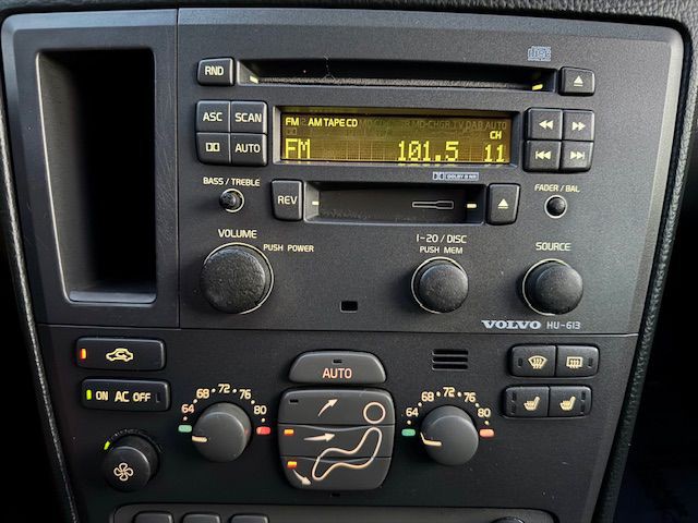 2003 Volvo XC70 Image 14