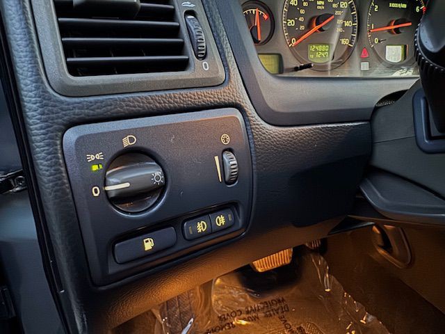 2003 Volvo XC70 Image 17