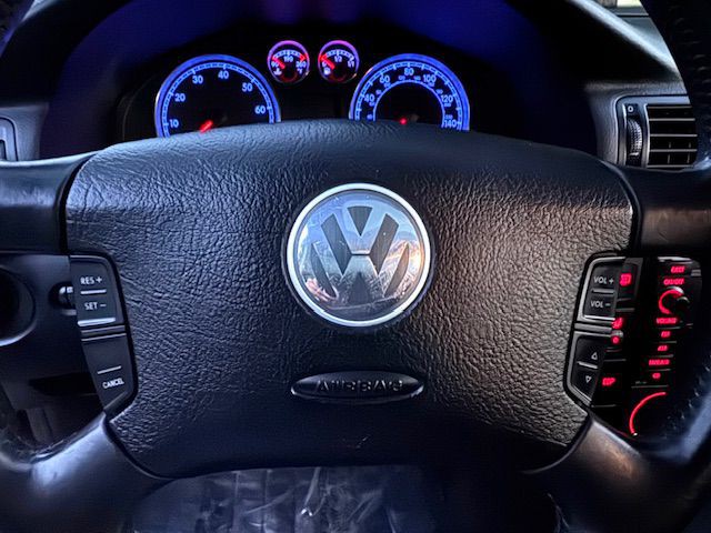 2004 Volkswagen Passat Image 17