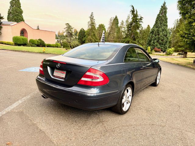 2005 Mercedes-Benz CLK-Class Image 6