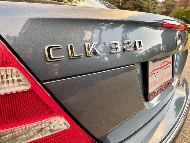 2005 Mercedes-Benz CLK-Class Image 10