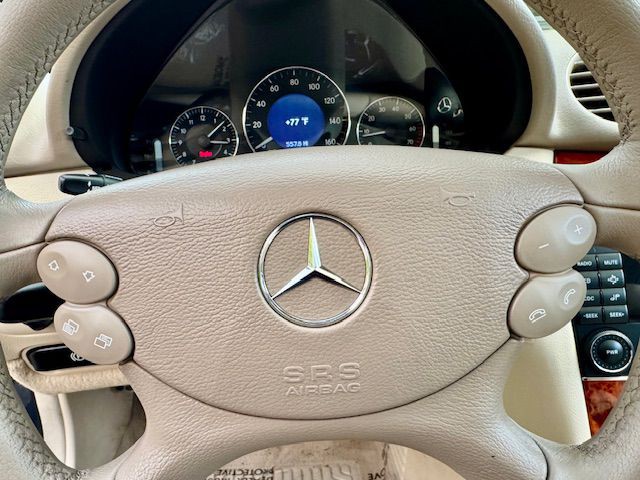 2005 Mercedes-Benz CLK-Class Image 18