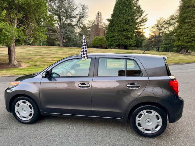 2009 Scion xD Image 9