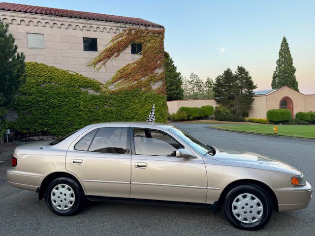 1995 Toyota Camry Image 5