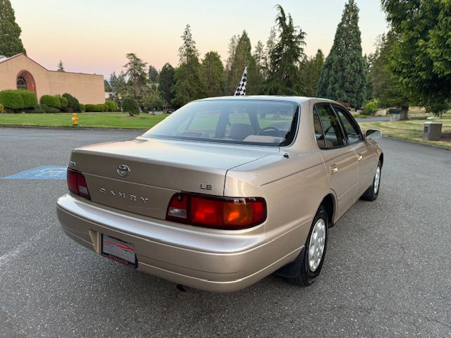 1995 Toyota Camry Image 6