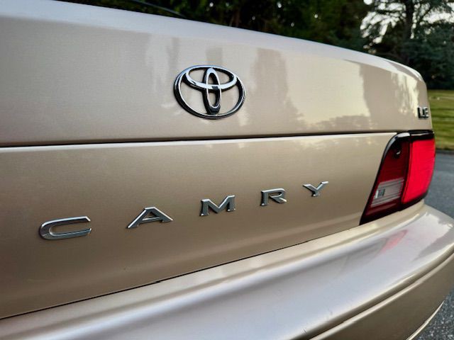 1995 Toyota Camry Image 11