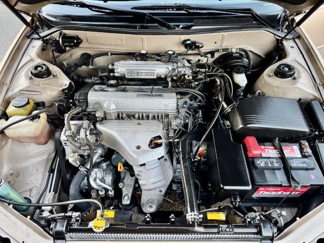 1995 Toyota Camry Image 12