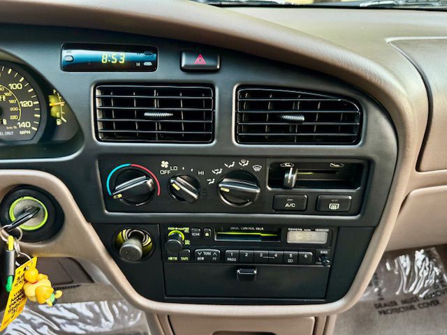 1995 Toyota Camry Image 13