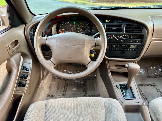 1995 Toyota Camry Image 20