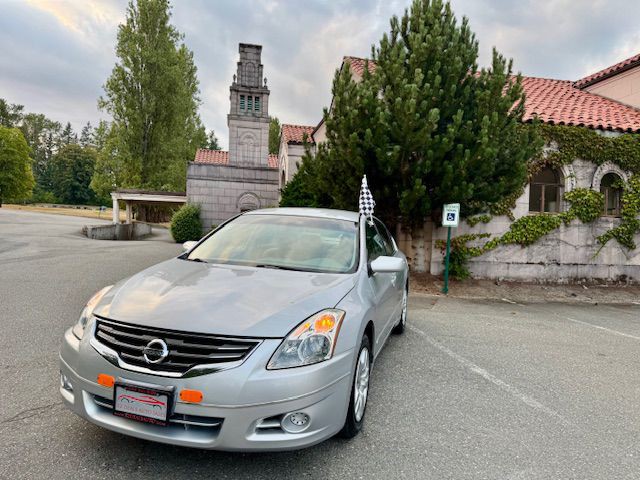 2010 Nissan Altima Image 2