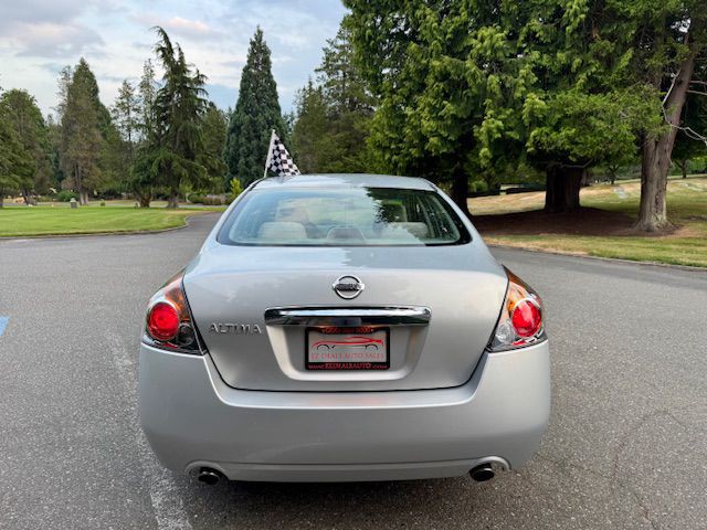 2010 Nissan Altima Image 7