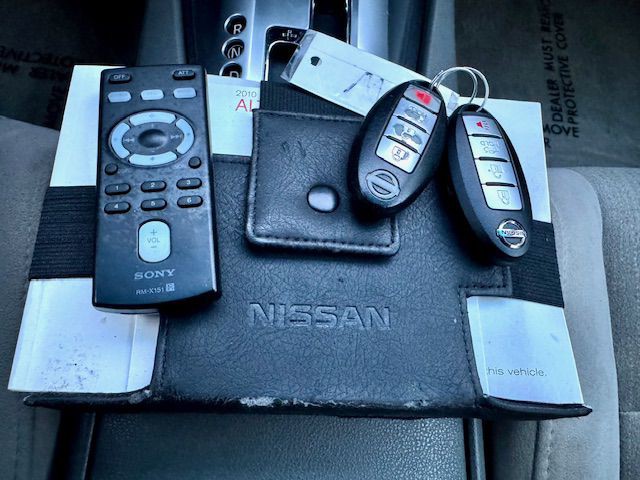2010 Nissan Altima Image 10