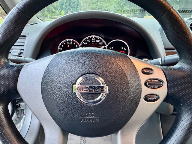 2010 Nissan Altima Image 17