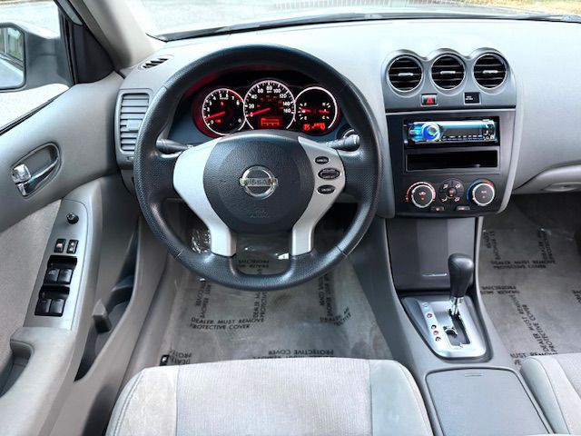 2010 Nissan Altima Image 20