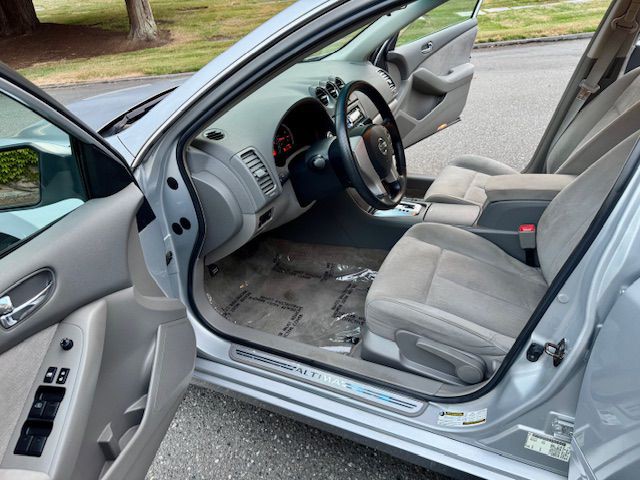 2010 Nissan Altima Image 22