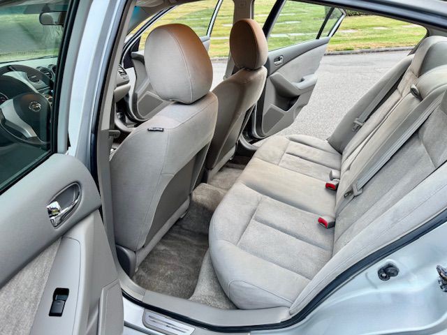 2010 Nissan Altima Image 23