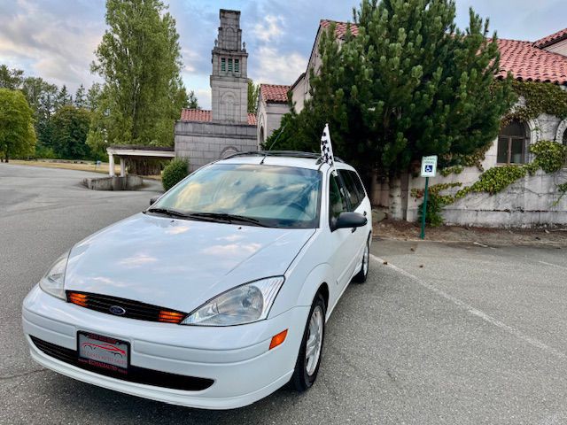 2000 Ford Focus Image 2