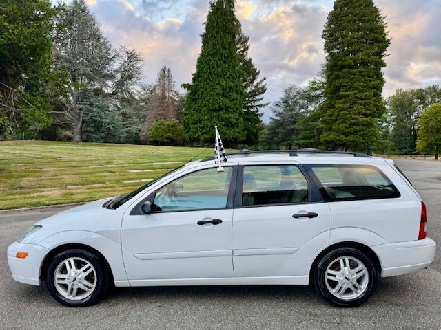 2000 Ford Focus Image 9
