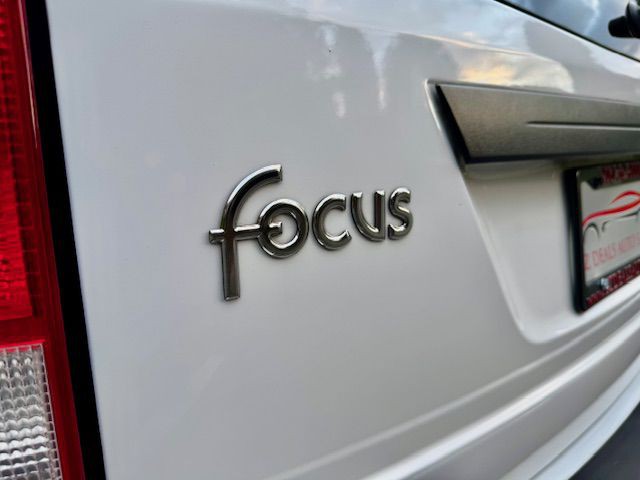 2000 Ford Focus Image 11