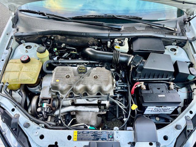 2000 Ford Focus Image 12