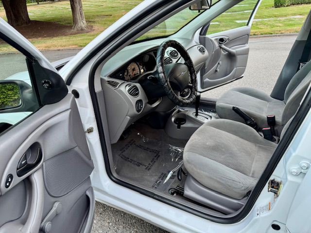 2000 Ford Focus Image 21