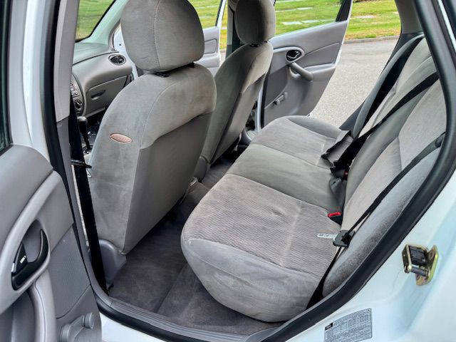 2000 Ford Focus Image 22
