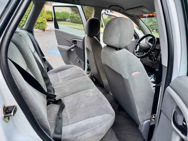 2000 Ford Focus Image 24