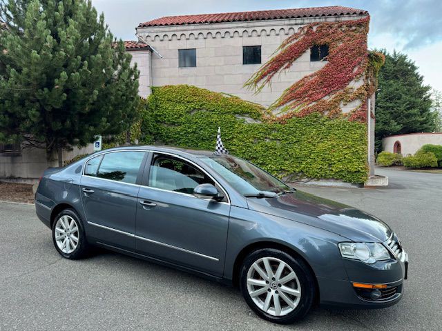 2010 Volkswagen Passat Image 5
