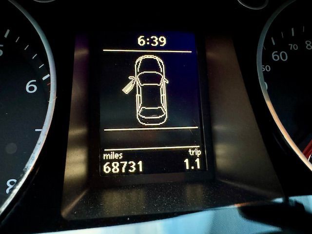 2010 Volkswagen Passat Image 21