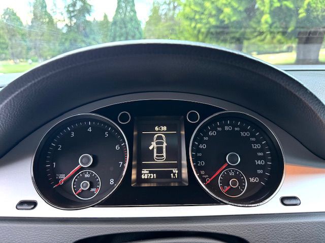 2010 Volkswagen Passat Image 22