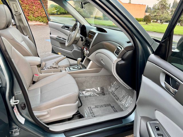 2010 Subaru Forester Image 27