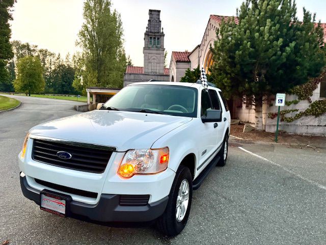 2006 Ford Explorer Image 2