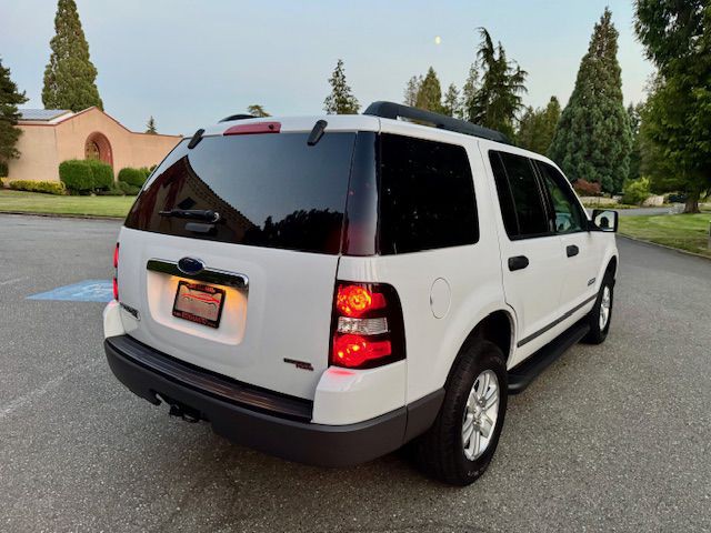 2006 Ford Explorer Image 6