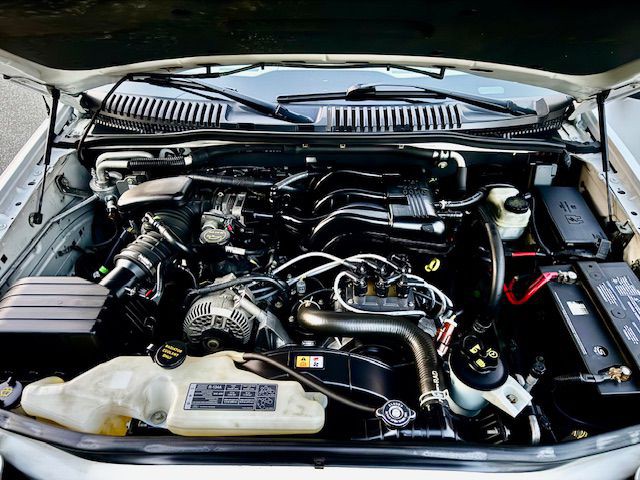 2006 Ford Explorer Image 12