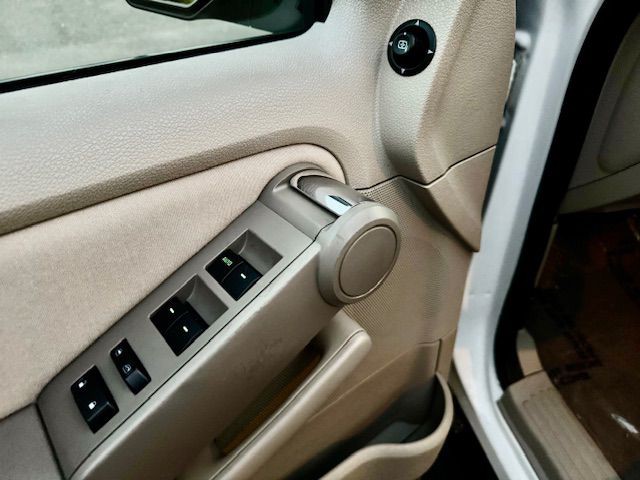 2006 Ford Explorer Image 17