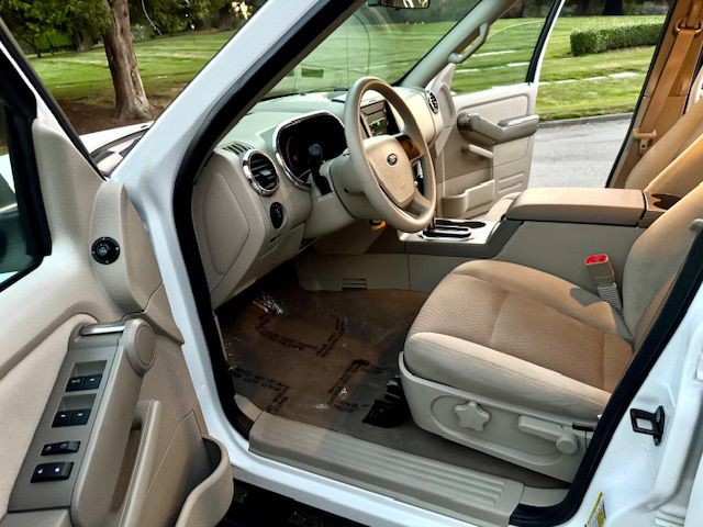 2006 Ford Explorer Image 20