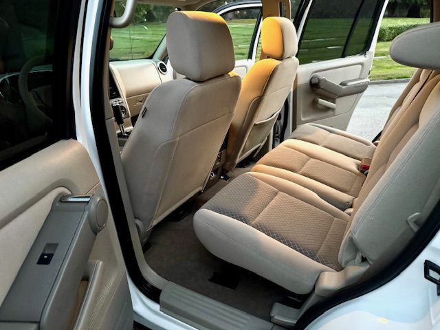 2006 Ford Explorer Image 21