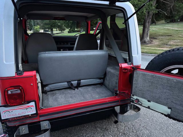 1989 Jeep Wrangler Image 24