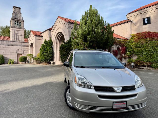 2005 Toyota Sienna Image 1