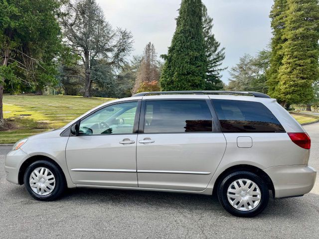 2005 Toyota Sienna Image 9