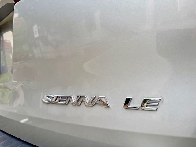 2005 Toyota Sienna Image 11